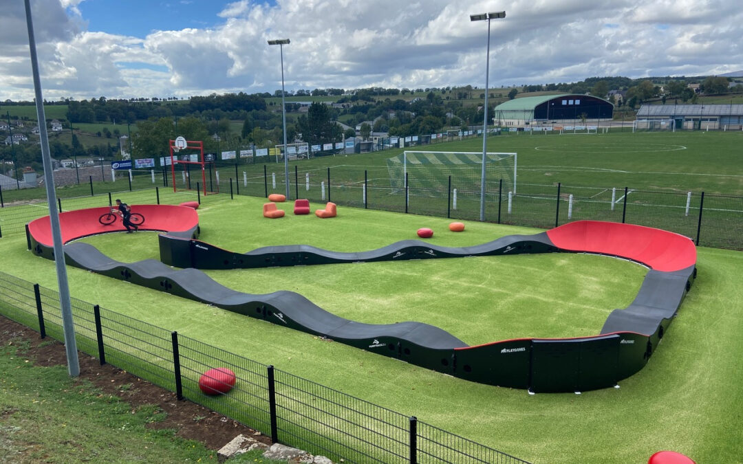 “Virevoltez avec Nous : Notre Projet de Pumptrack vous Propulse vers l’Aventure!”